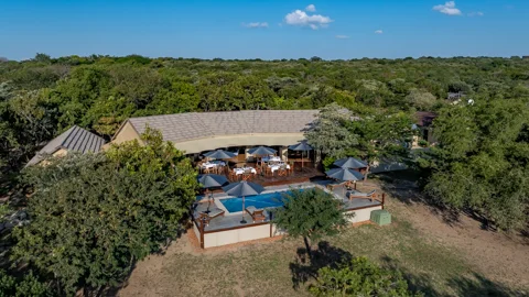 Cheetah Paw Safari Lodge